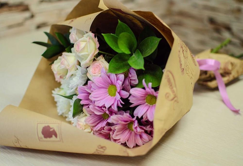 Букет цветов из: Розы и Хризантемы в Троицкий