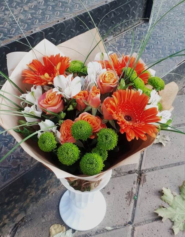 Букет цветов из: Герберы, Хризантемы, Альстромерии и Розы в Троицкий