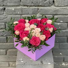 Цветочная композиция из Розы в коробке в Троицкий