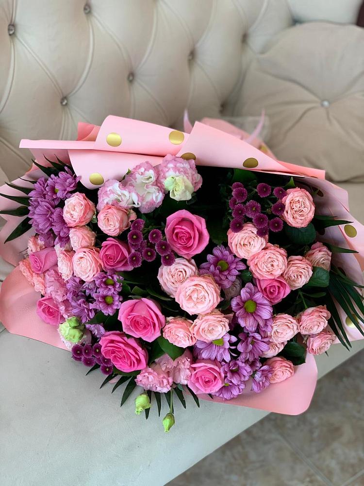 Букет цветов из: Хризантемы, Розы и Лизиантусы в Троицкий