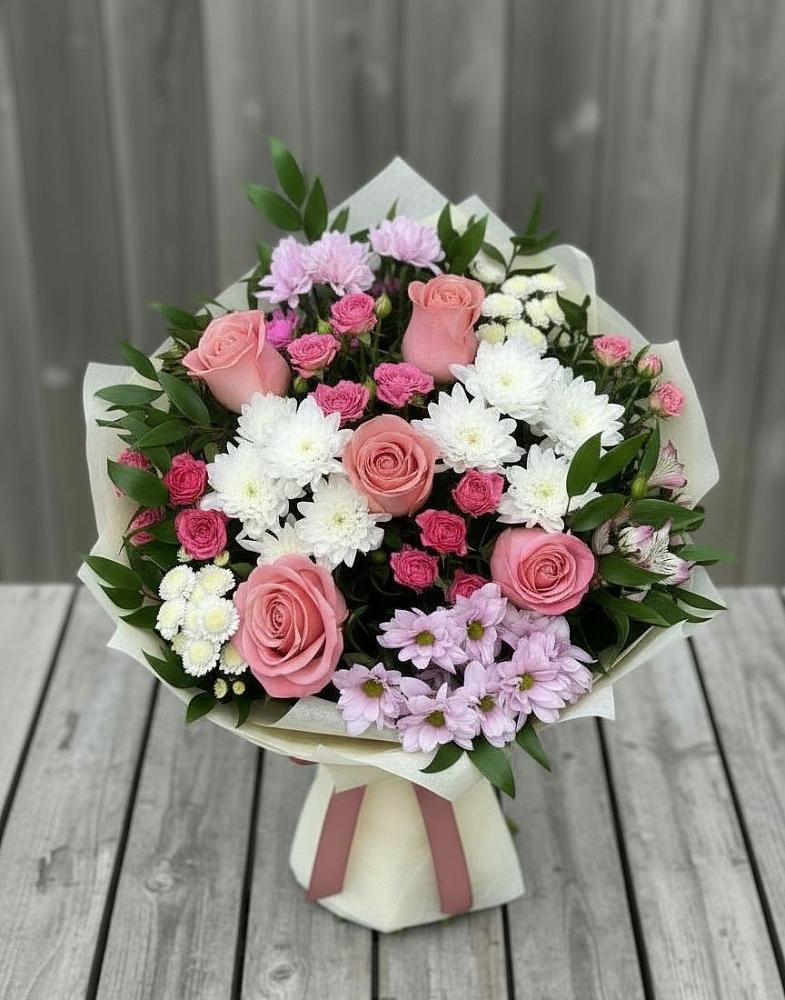 Букет цветов из: Альстромерии, Гвоздики, Розы и Хризантемы в Троицкий