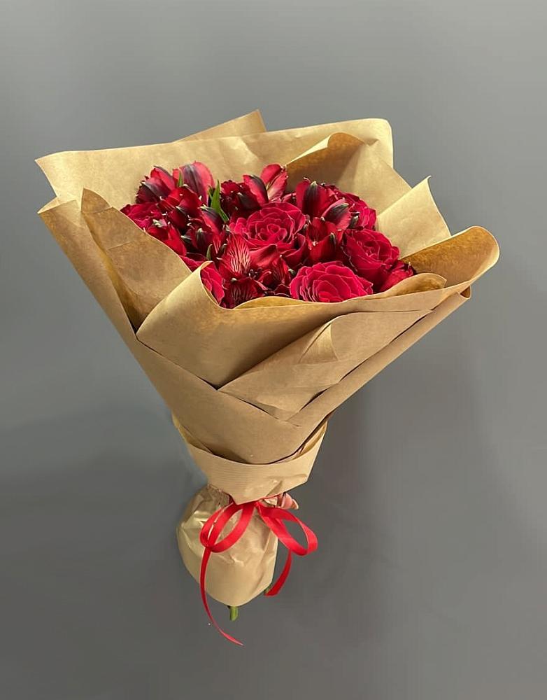 Букет цветов из: Альстромерии и Розы в Троицкий