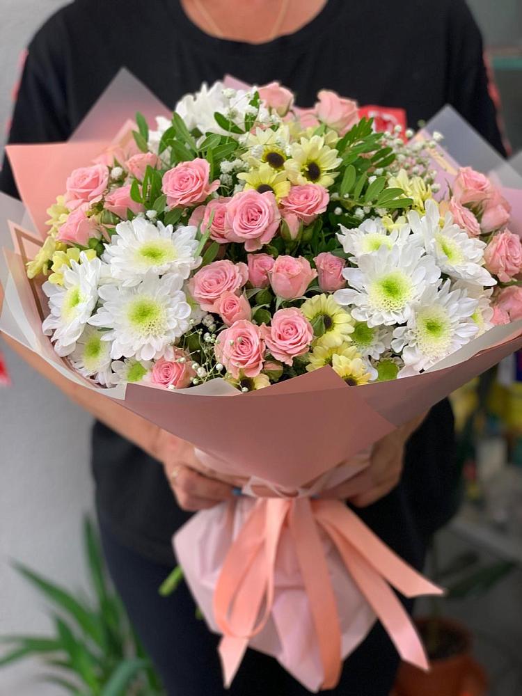 Букет цветов из: Розы и Хризантемы в Троицкий