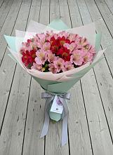 Букет цветов из:  Альстромерии в Троицкий