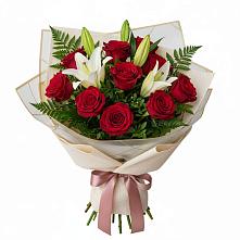 Букет цветов из:  Лилии и Розы в Троицкий