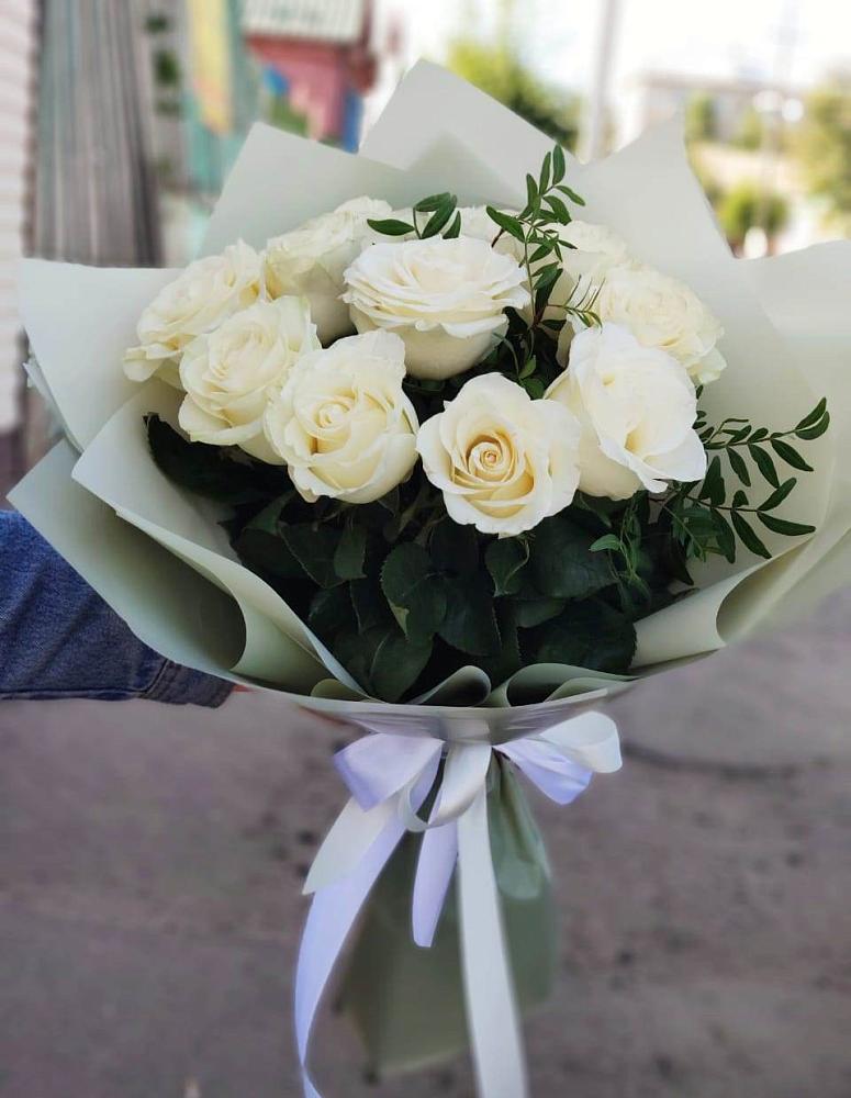 Букет Белые розы Проуд в Троицкий
