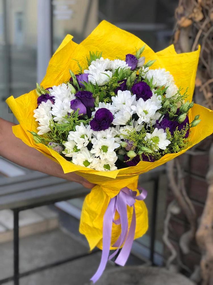 Букет цветов из: Ирисы, Хризантемы и Ромашки в Троицкий