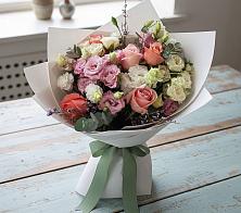 Букет цветов из:  Розы, Лизиантусы и Гвоздики в Троицкий