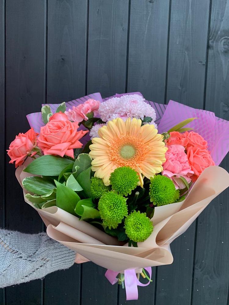 Букет цветов из: Гвоздики, Розы, Герберы и Хризантемы в Троицкий