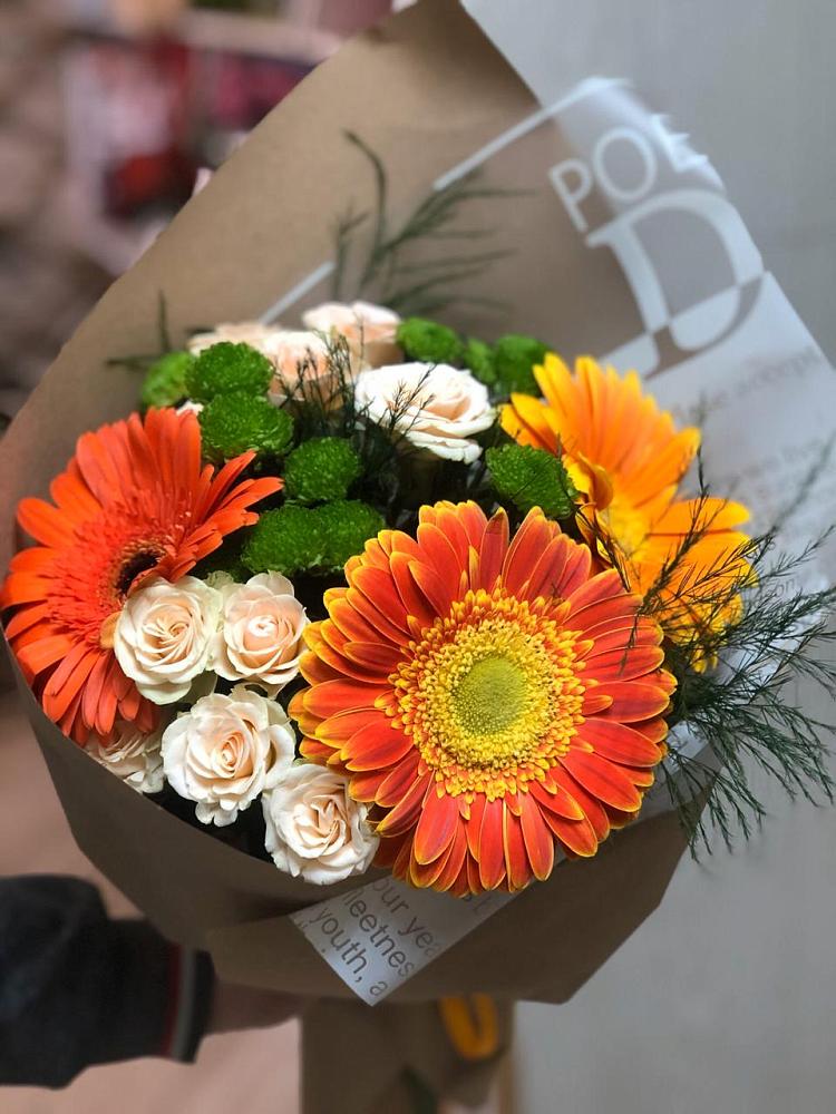 Букет цветов из: Герберы, Хризантемы и Розы в Троицкий