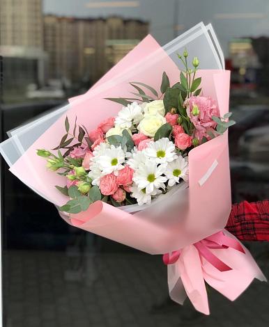 Букет цветов из: Розы, Лизиантусы и Хризантемы в Троицкий