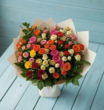 Букет Микс из разноцветных кустовых роз в Троицкий